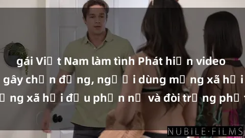 gái Việt Nam làm tình Phát hiện video lén lút sex nhà nghỉ gây chấn động, người dùng mạng xã hội đều phẫn nộ và đòi trừng phạt thật nặng.